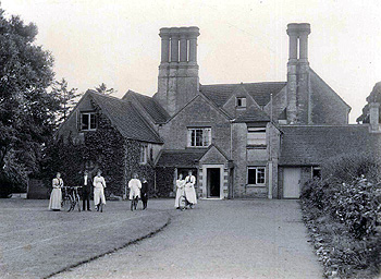 The rear of Beckerings Park Lodge Farmhouse about 1897 [SFM3-252]